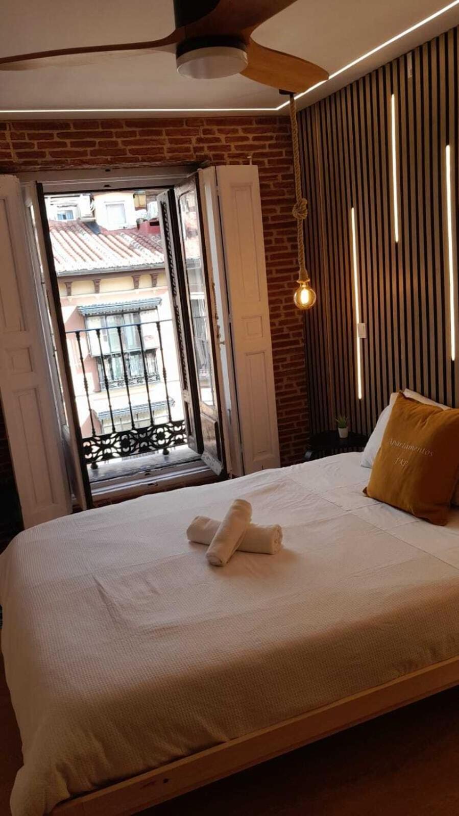Apartamentos Preciados Madrid Bilik gambar